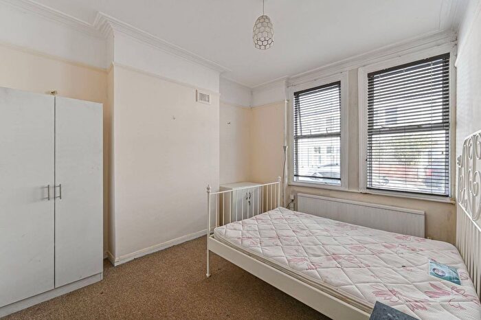 2 Bedroom Maisonette To Rent In Gilbey Road, Tooting Broadway, London, SW17