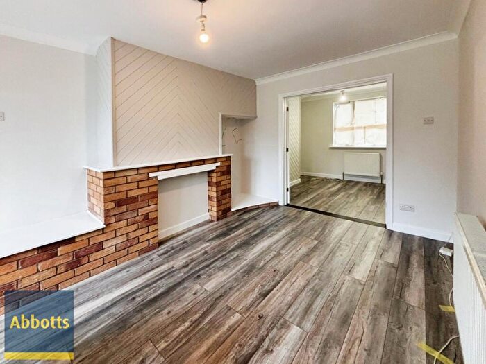 3 Bedroom Semi-Detached House To Rent In North Avenue, Chelmsford, CM1