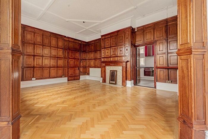 2 Bedroom Flat To Rent In Dressington Avenue, Brockley, London, SE4