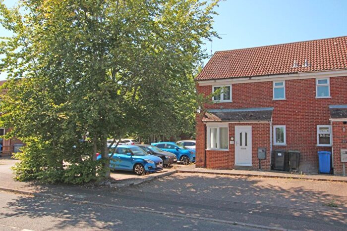 1 Bedroom Cluster House For Sale In Brambleside Court, Kettering, Northamptonshire, NN16