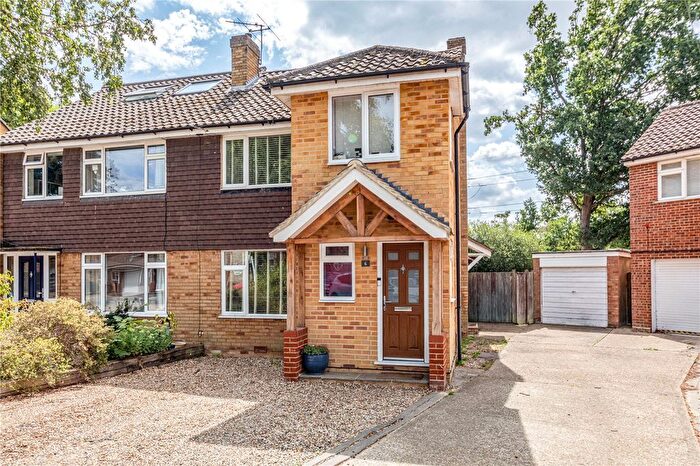 4 Bedroom Semi-Detached House For Sale In Fullerton Way, Byfleet, West Byfleet, Surrey, KT14