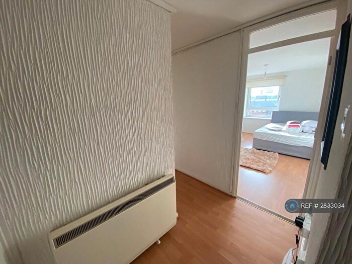 2 Bedroom Flat To Rent In Taylor Place, Glasgow, G4