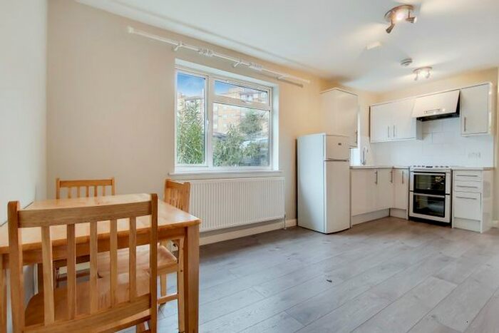 1 Bedroom Flat To Rent In Churston Close, London, SW2