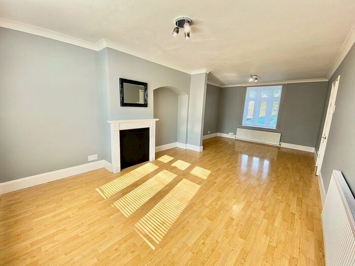 3 Bedroom House To Rent In Green Lane, Dagenham, RM8