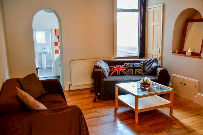 4 Bedroom Terraced House To Rent In Leslie Road, Gillingham, Medway, ME7