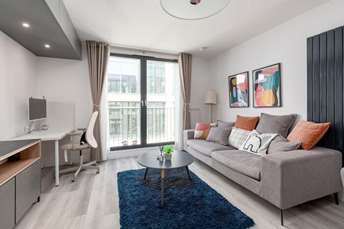 1 Bedroom Flat To Rent In Shoemakers Square, Edinburgh, Midlothian, EH8