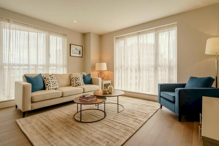 2 Bedroom Flat To Rent In Westferry Circus, E14