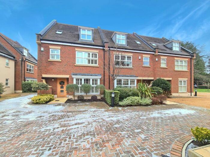 5 Bedroom House To Rent In Wellwood Close, BH13
