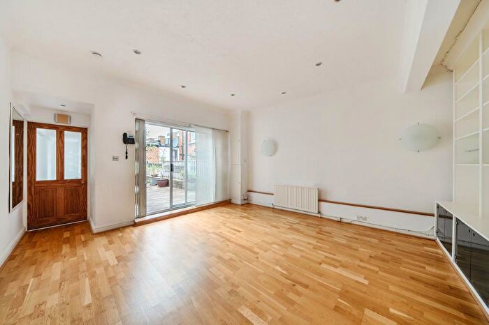 2 Bedroom Apartment To Rent In Maryon Mews, Hampstead, NW3