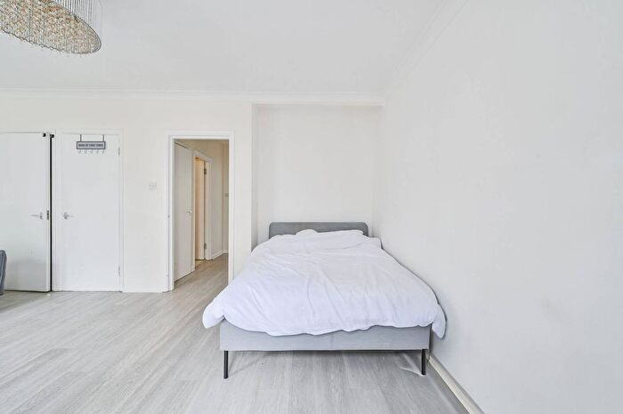 Studio To Rent In Cleveland Street, Fitzrovia, London, W1T