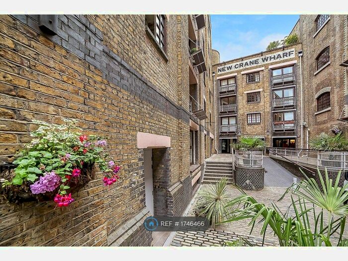 Studio To Rent In New Crane Place, London, E1W