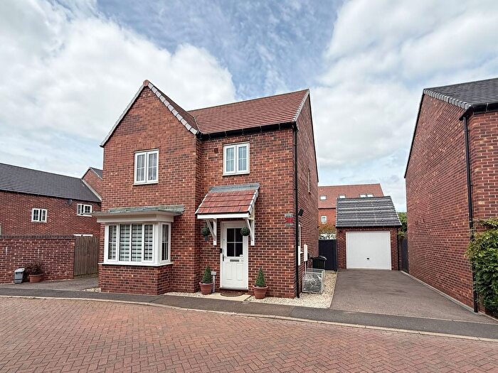 3 Bedroom Detached House For Sale In Foxtail Crescent, Bodicote, OX15