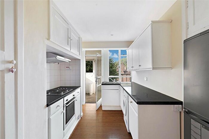 2 Bedroom Flat For Sale In Myddelton Square, Islington, EC1R