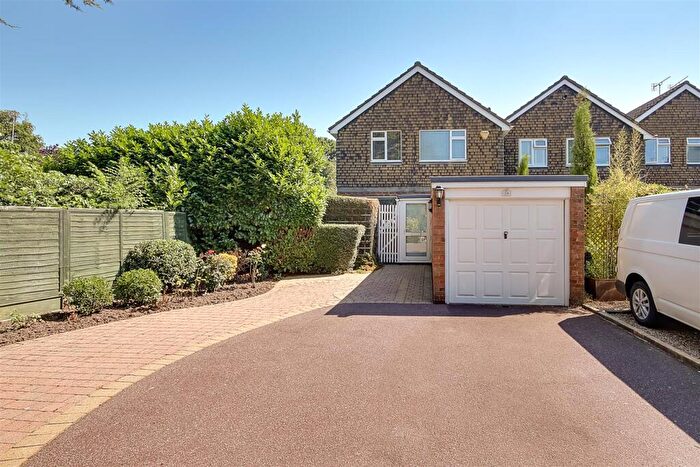 3 Bedroom End Of Terrace House For Sale In Cumberland Road, Angmering, BN16