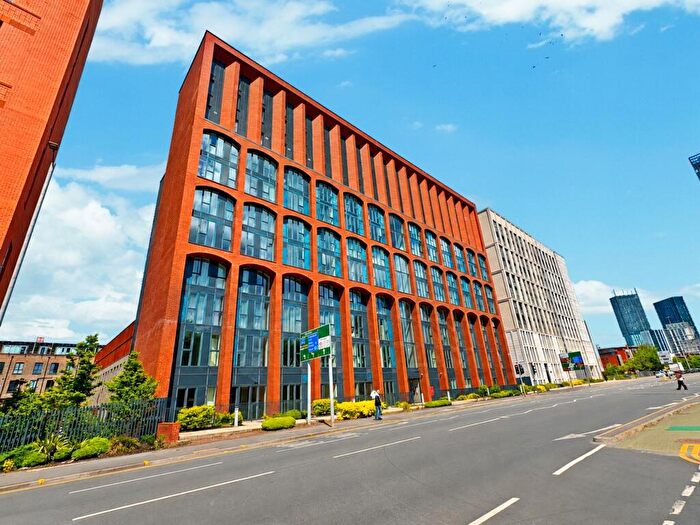 3 Bedroom Apartment For Sale In Spinners Way, Manchester, M15
