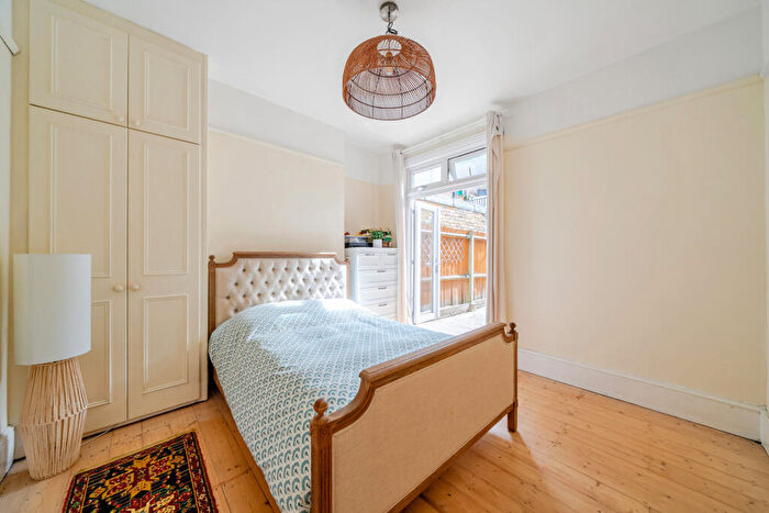 1 Bedroom Apartment For Sale In Dinsdale Road, Blackheath, SE3