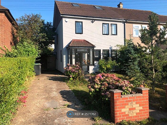 4 Bedroom Semi-Detached House To Rent In Chester Road Loughton Essex, Loughton, IG10