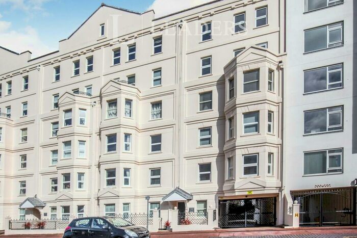 2 Bedroom Apartment To Rent In Berkeley Court, BN21