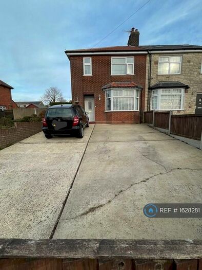 3 Bedroom Semi-Detached House To Rent In St. Andrews Avenue, Colchester, CO4