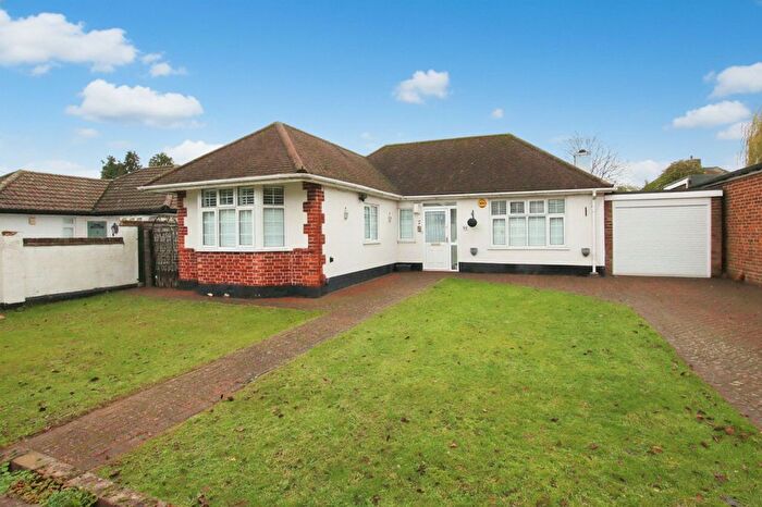 2 Bedroom Detached Bungalow For Sale In Gwynne Avenue, Shirley, CR0