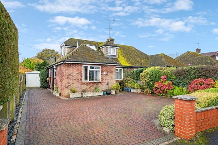 2 Bedroom Property For Sale In Vincents Way, Naphill, HP14