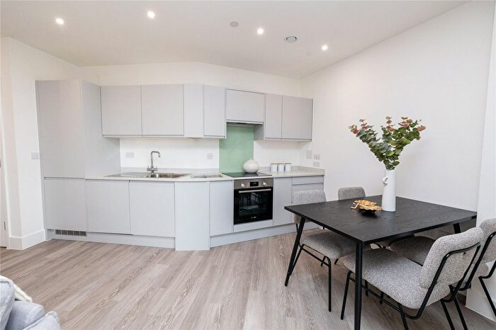 2 Bedroom Flat For Sale In Dock Road, Chatham, Kent, ME4