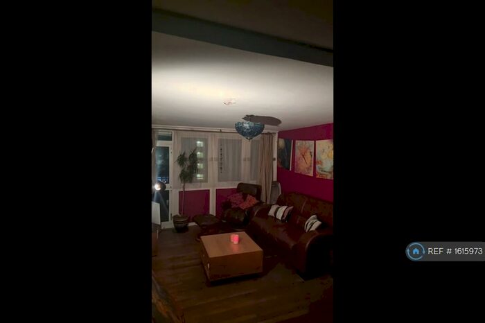 1 Bedroom Flat To Rent In Rowley Gardens, London, N4