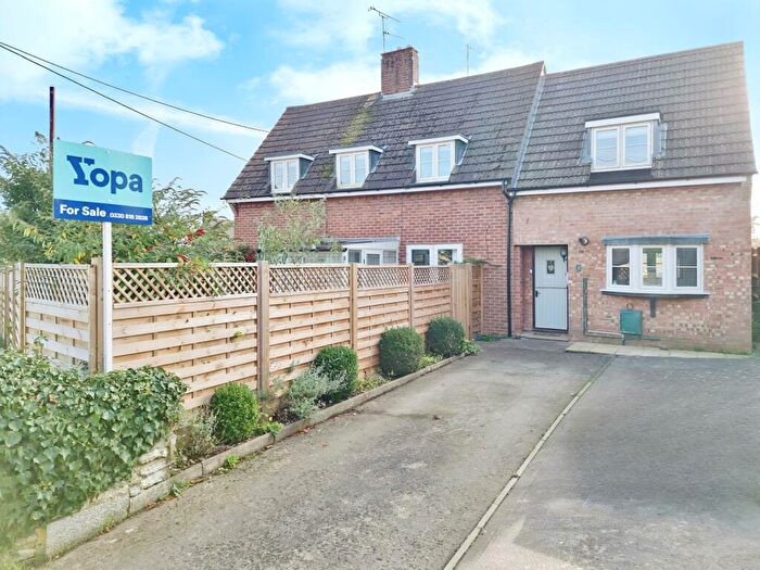 3 Bedroom Cottage For Sale In Orchard Place, Westbury, NN13