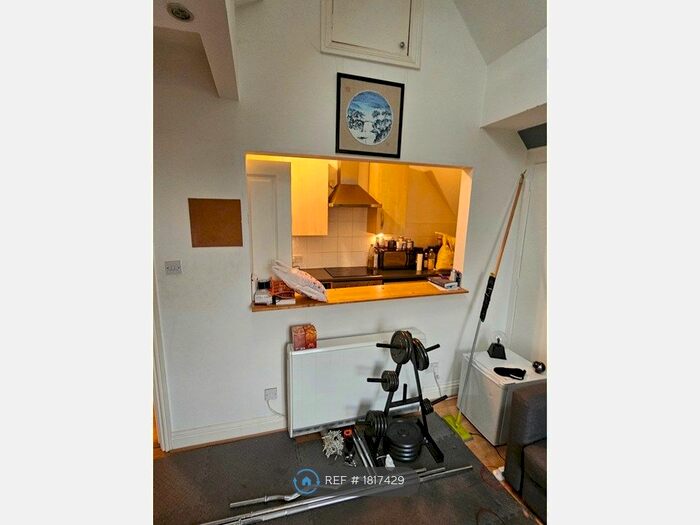 1 Bedroom Flat To Rent In Woodville Gardens, London, W5