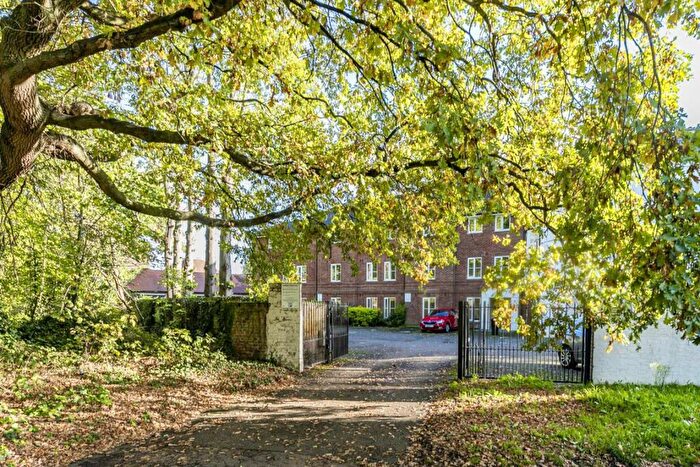 Studio For Sale In Weston Green Road, Thames Ditton, KT7