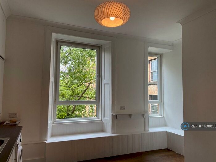 3 Bedroom Flat To Rent In Dennistoun, Glasgow, G31