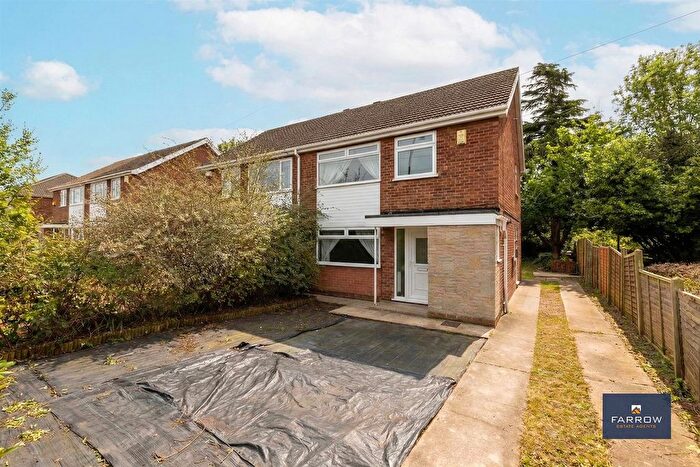 3 Bedroom Semi Detached House For Sale In St. Nicholas Drive, Grimsby, DN37