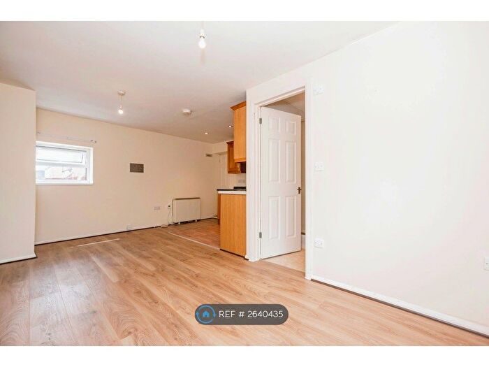 2 Bedroom Bungalow To Rent In Morgan Road, Rochester, ME2