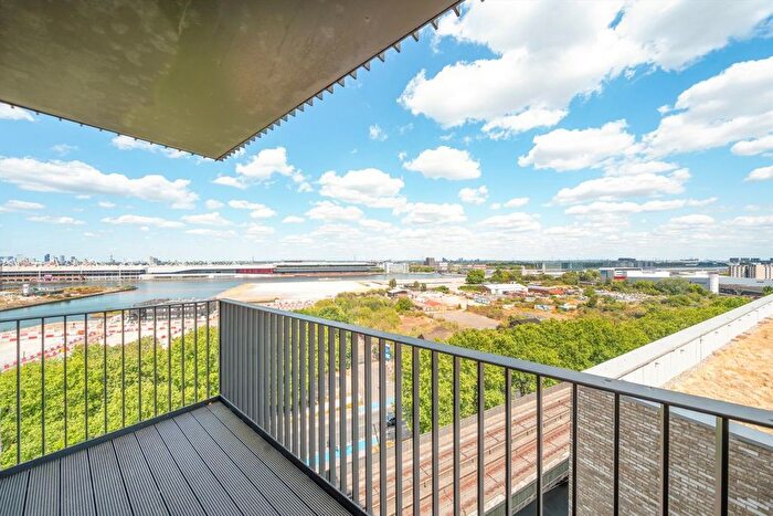 1 Bedroom Flat For Sale In Bramwell Way, Pontoon Dock, E16