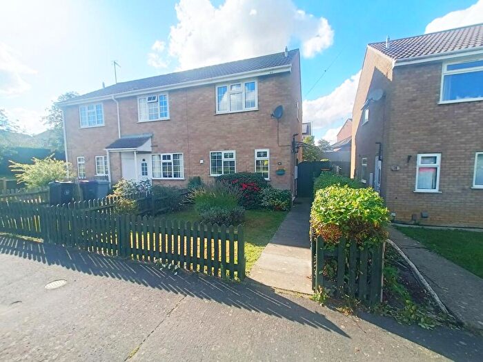 2 Bedroom End Of Terrace House For Sale In Second Avenue, Grantham, Lincolnshire, NG31