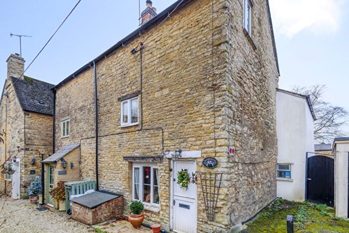 2 Bedroom Cottage To Rent In Whitehouse Lane, Chipping Norton, OX7
