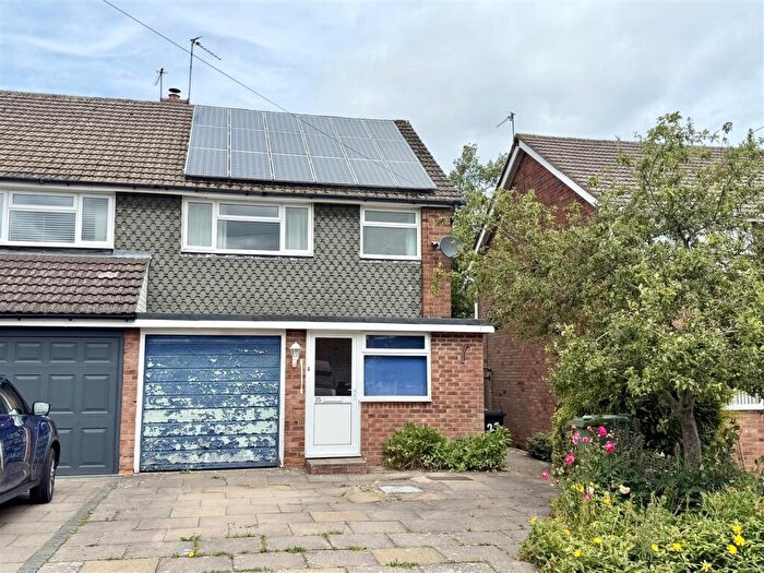 3 Bedroom Semi-Detached House For Sale In Windrush Road, Hollywood, Birmingham, B47