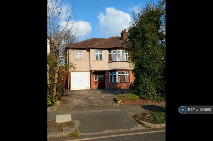 4 Bedroom Semi-Detached House To Rent In Murray Avenue, Bromley, BR1