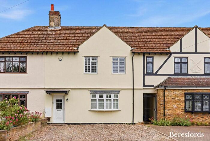 3 Bedroom Terraced House For Sale In Shepherds Hill, Romford, RM3