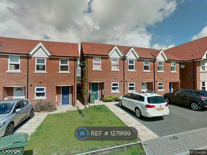 2 Bedroom Terraced House To Rent In Kings Avenue, Ashford TN23