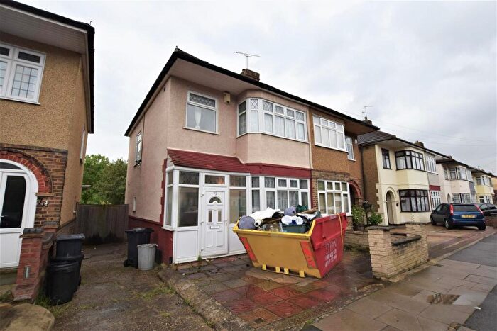 3 Bedroom End Of Terrace House To Rent In Jarrow Road, Chadwell Heath, RM6