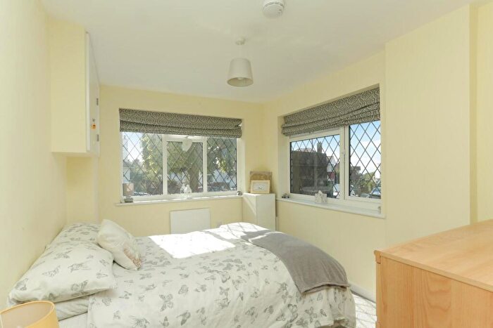 4 Bedroom Detached House For Sale In St. Lawrence Avenue, Ramsgate, CT11