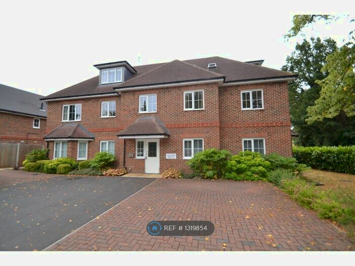 1 Bedroom Flat To Rent In Godwin Close, Wokingham RG41