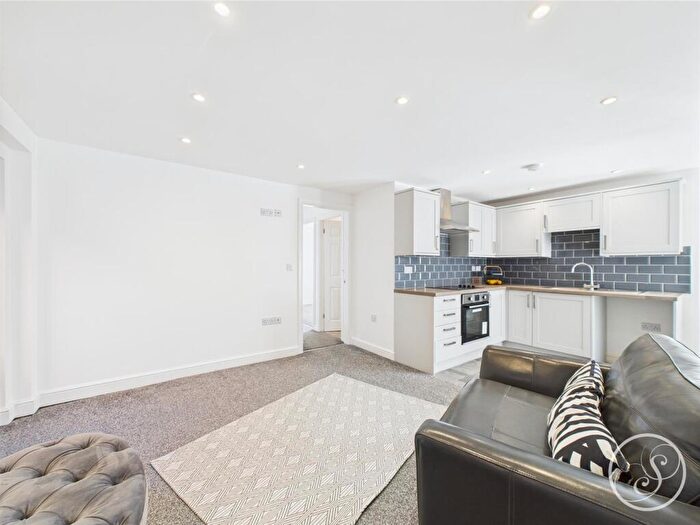 2 Bedroom Flat For Sale In Canal Road, Leeds, LS12