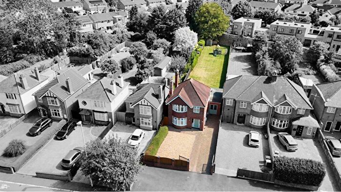 4 Bedroom Detached House For Sale In Cheltenham Road, Gloucester, GL2