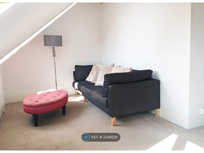 1 Bedroom Flat To Rent In Coombe Lane, London, SW20