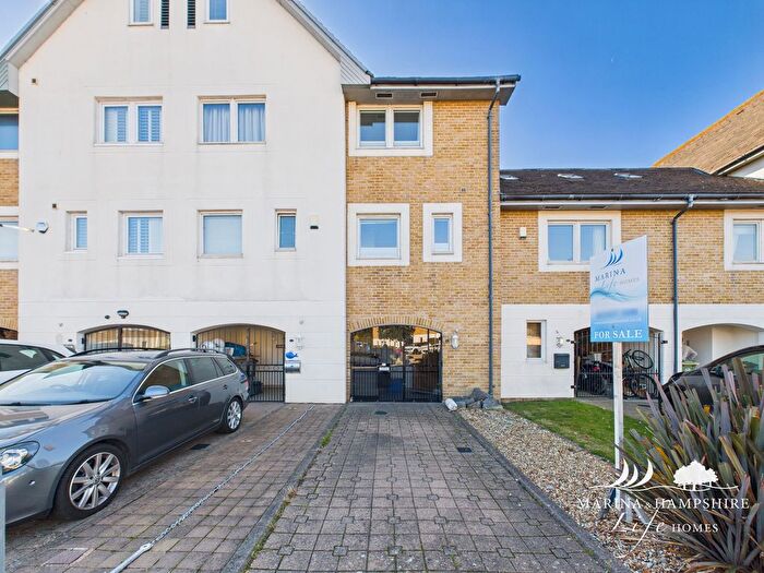 3 Bedroom Town House For Sale In Bryher Island, Port Solent, PO6