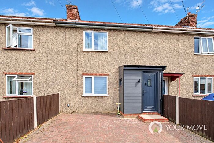 3 Bedroom Terraced House For Sale In The Avenue, Halesworth, Suffolk, IP19