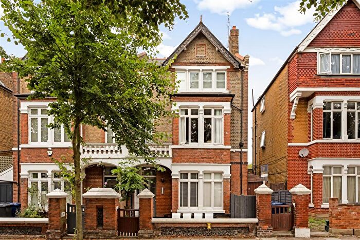 1 Bedroom Flat To Rent In Denbigh Road, Ealing, W13