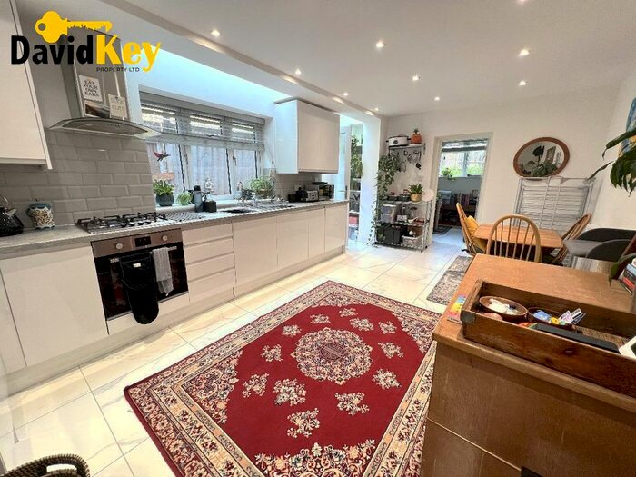 2 Bedroom Flat To Rent In Seymour Road, London, N8